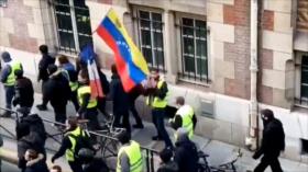 Chalecos amarillos muestran su apoyo a la soberanía de Venezuela
