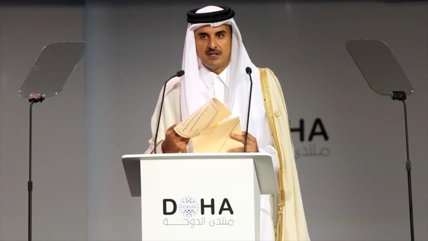 El emir de Catar, Tamim bin Hamad Al Thani, ofrece discurso en Doha, capital catarí, 15 de diciembre de 2018. (Fuente: AFP)