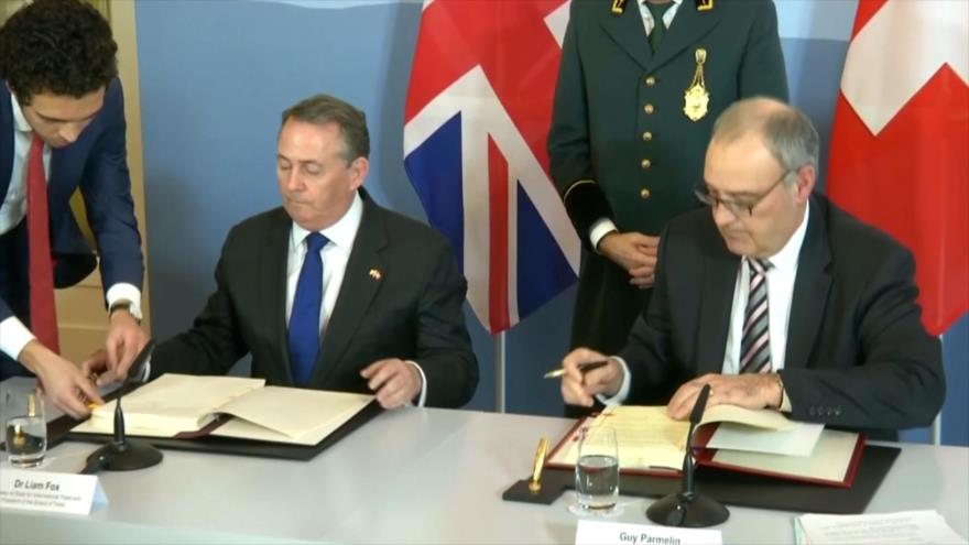 Reino Unido y Suiza firman un acuerdo comercial tras Brexit
