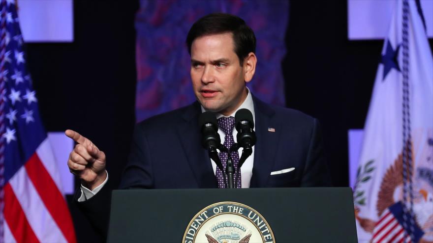 Senador estadounidense Marco Rubio pronuncia un discurso tras reunirse con exiliados venezolanos, Florida, 1 de febrero de 2019. (Foto: AFP)