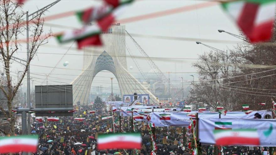 Asistencia masiva al aniversario de la Revolución Islámica | HISPANTV