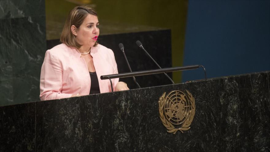 La representante permanente alterna de Cuba ante las Naciones Unidas, Ana Silvia Rodríguez, habla en la Asamblea General de la ONU.
