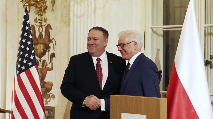 El secretario de Estado de EE.UU., Mike Pompeo (izq.), y el canciller de Polonia, Jacek Czaputowicz, Varsovia, Polonia, 12 de febrero de 2019. (Foto: AP)