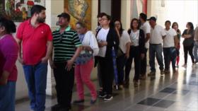 Nicaragüenses firman libro en solidaridad con Gobierno de Maduro