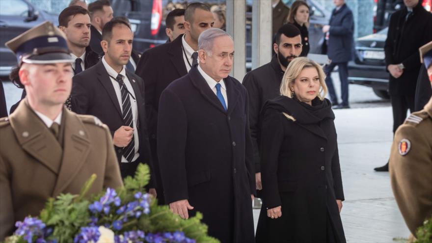 El premier israelí, Benjamín Netanyahu, asiste a una ceremonia en el Monumento a los Héroes del Gueto, Varsovia, Polonia, 14 de febrero de 2019. (Foto: AFP)