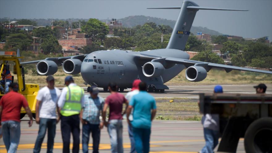 Un avión C-17 estadounidense llega al Aeropuerto Internacional Camilo Daza de Cúcuta, Colombia, 16 de febrero de 2019. (Foto: AFP)