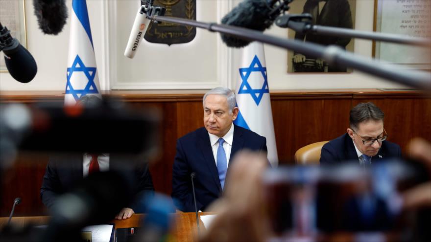 El primer ministro del régimen de Israel, Benjamín Netanyahu, en una reunión semanal del gabinete, 3 de febrero de 2019. (Foto: AFP)