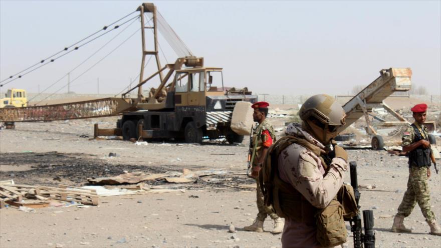 Fuerzas lideradas por Arabia Saudí en las afueras de la ciudad portuaria de Al-Hudayda, en oeste de Yemen, 22 de enero de 2019. (Fuente: AFP)