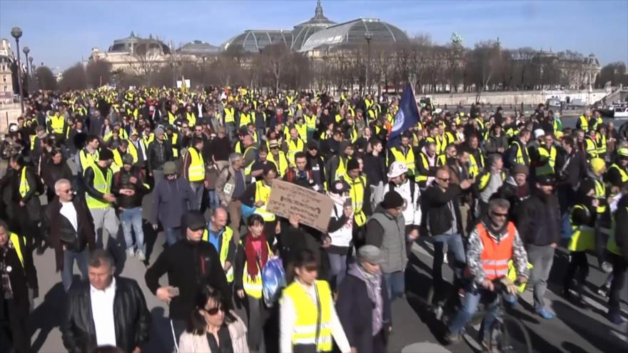 Movimiento de “chalecos amarillos” franceses cumple tres meses