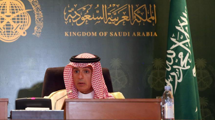 El ministro del Estado para Asuntos Exteriores de Arabia Saudí, Adel al-Yubeir, en una rueda de prensa en Riad, la capital saudí.