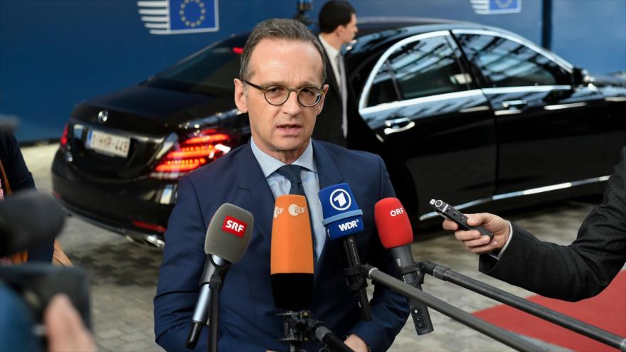 El ministro de Exteriores de Alemania, Heiko Maas, habla con la prensa desde Bruselas, 18 de febrero de 2019. (Foto: AFP)