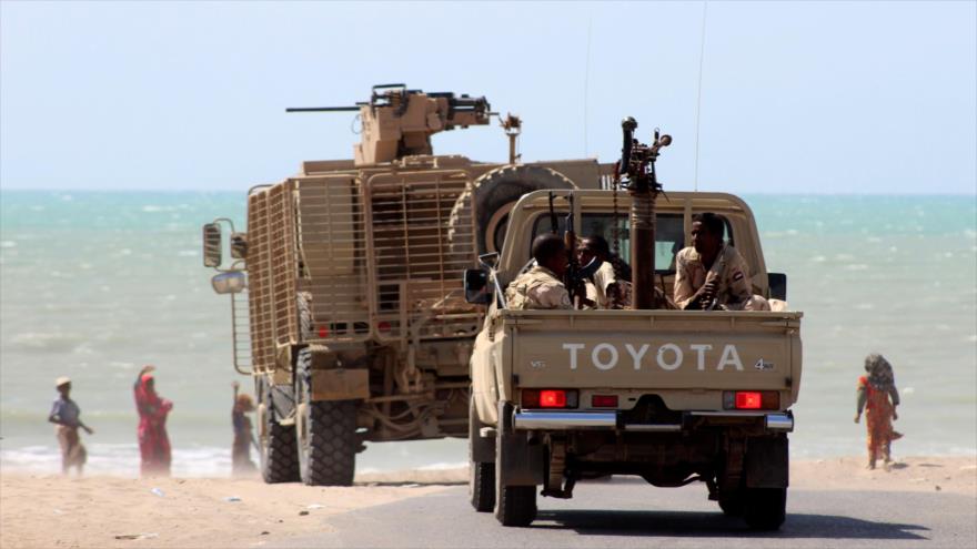 Fuerzas leales al fugitivo expresidente Abu Rabu Mansur Hadi, en las afueras de Al-Hudaydah, Yemen, 14 de noviembre de 2018. (Foto: AFP)