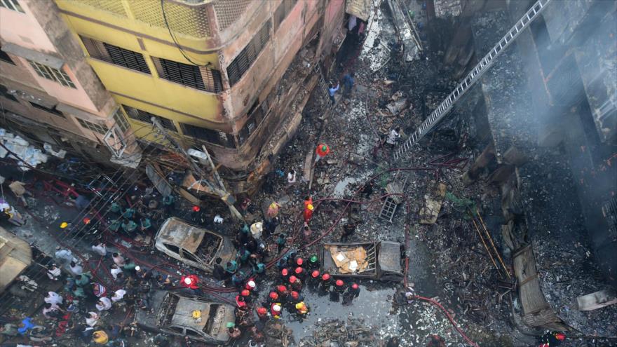 Al menos 69 muertos deja un incendio en la capital de Bangladés | HISPANTV