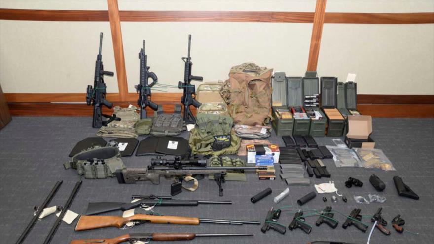 Armas y municiones incautados en la casa de un teniente de la Guardia Costera de EE.UU. en la ciudad de Silver Spring, Maryland.