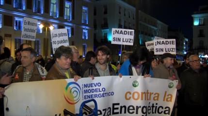 Activistas protestan contra la pobreza energética en España