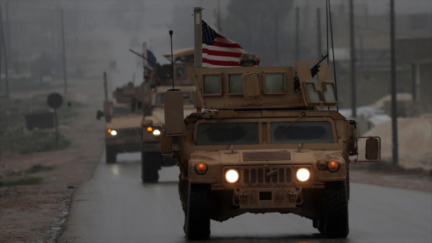 Vehículos militares de EE.UU. en la ciudad de Manbiy, norte de Siria, 30 de diciembre de 2018. (Foto: AFP)