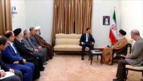 Los sirios saludan la visita de Bashar al-Asad a Irán