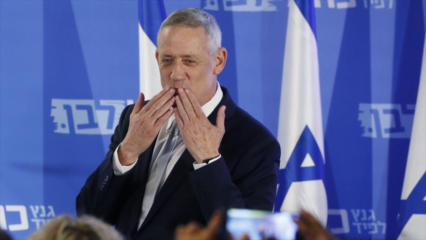 El exjefe del estado mayor israelí Benny Gantz ofrece un discurso en Tel Aviv, 21 de febrero de 2019. (Foto: AFP)