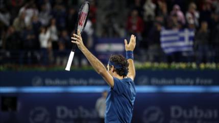 Federer llega a segundo tenista del siglo con su título 100