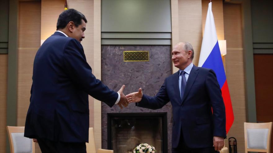 El presidente ruso, Vladímir Putin (dcha.), recibe a su par venezolano, Nicolás Maduro, en Moscú, Rusia, 5 de diciembre de 2018. (Foto: AFP)