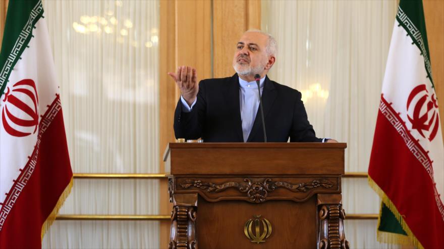 El ministro de Asuntos Exteriores de Irán, Mohamad Yavad Zarif, ofrece una rueda de prensa en Teherán, 13 de febrero de 2019. (Foto: AFP)