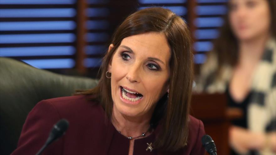 La senadora Martha McSally habla ante el Subcomité del Senado sobre Agresiones Sexuales en el Ejército de EE.UU., 6 de marzo de 2019. (Foto: AFP)