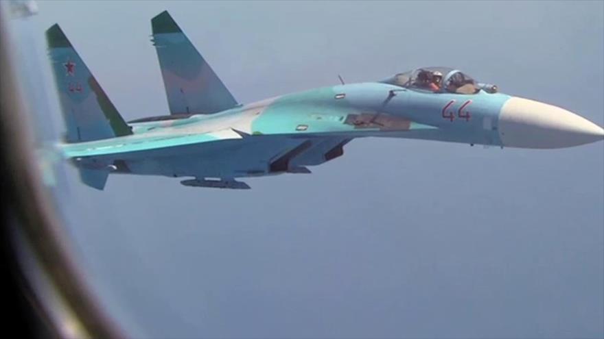 Vídeo: Sujoi ruso intercepta avión de reconocimiento de EEUU | HISPANTV