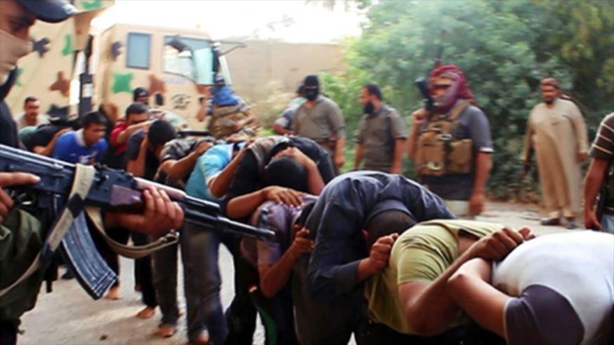 Terroristas de Daesh toman como rehenes a cadetes de la Fuerza Aérea de Irak en Camp Speicher, junio de 2014.