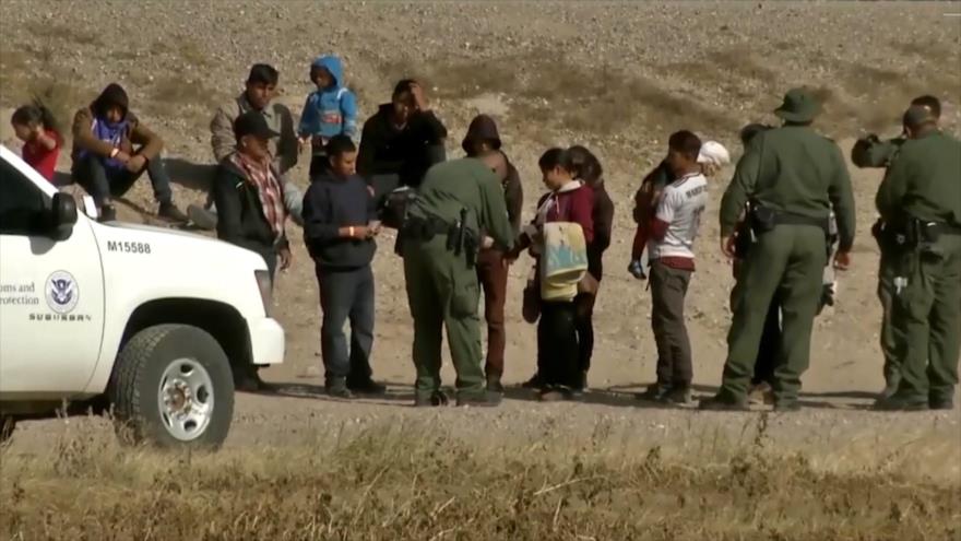 Migrantes desesperados cruzan la frontera sin esperar asilo