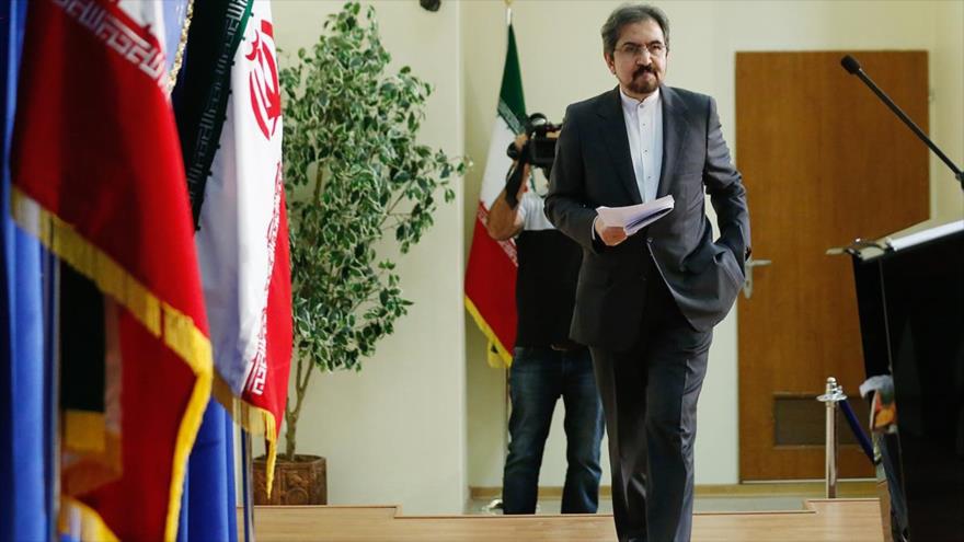 El portavoz de la Cancillería iraní y nuevo embajador del país persa en Francia, Bahram Qasemi, en una rueda de prensa en Teherán (capital).
