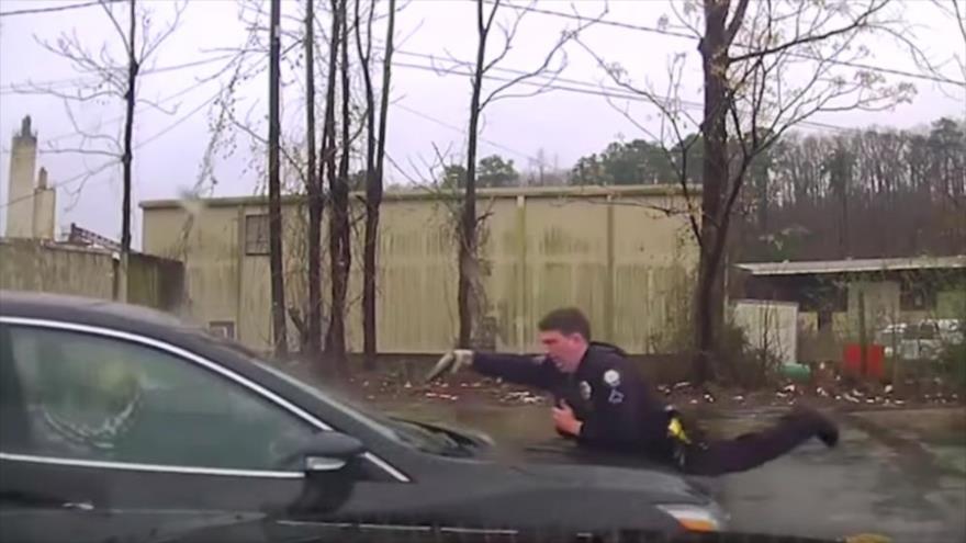 Vídeo: Policía de EEUU mata a un conductor con 15 disparos 