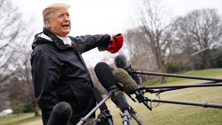 El presidente de EE.UU., Donald Trump, habla con la prensa en la Casa Blanca, 8 de marzo de 2019. (Foto: AFP)