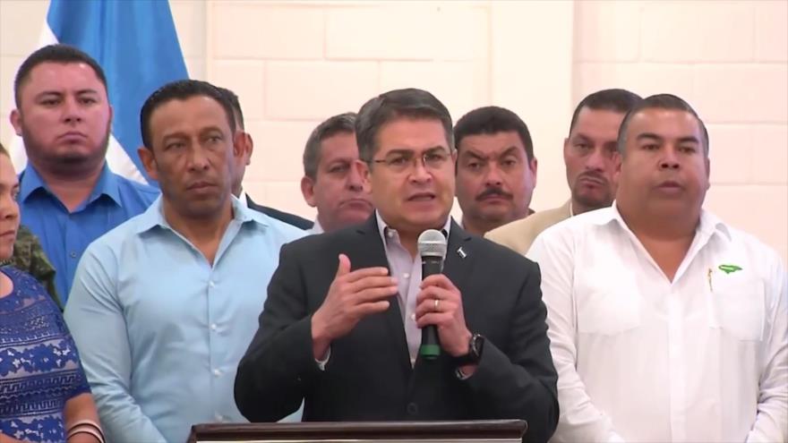 Presidente hondureño pide más presupuesto para militares