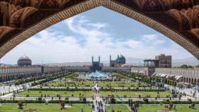 México exhibe fotos de sitios históricos y la naturaleza de Irán