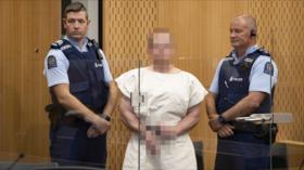 Terrorista de Nueva Zelanda hace gesto supremacista ante tribunal