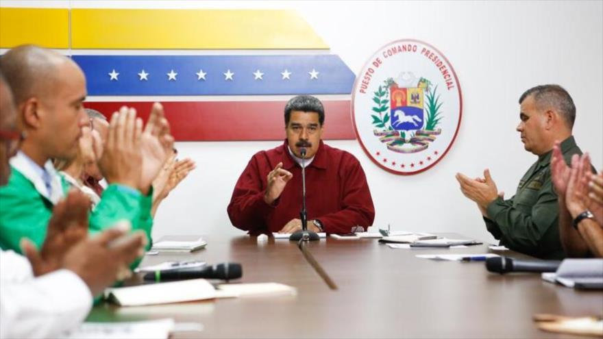 El presidente de Venezuela, Nicolás Maduro (Centro), habla en una reunión en Caracas (capital), 14 de marzo de 2019.