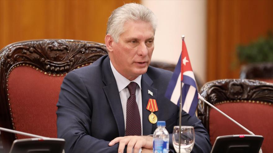 El presidente de Cuba, Miguel Díaz-Canel, habla en una reunión en Hanói (capital de Vietnam), 9 de noviembre de 2018. (Foro: AFP)