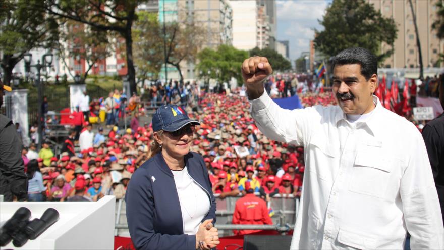 El presidente de Venezuela, Nicolás Maduro, (R) durante un mitin en el Palacio Presidencial de Miraflores en Caracas, 9 de marzo de 2019.