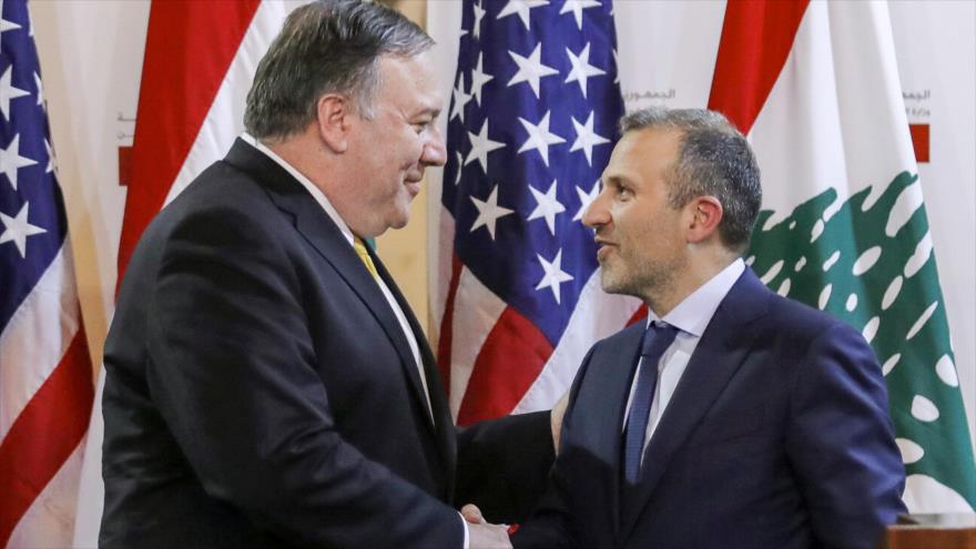El secretario de Estado de EE.UU., Mike Pompeo (izq.), y el canciller libanés, Gebran Bassil, Beirut, 22 de marzo de 2019. (Foto: AFP)