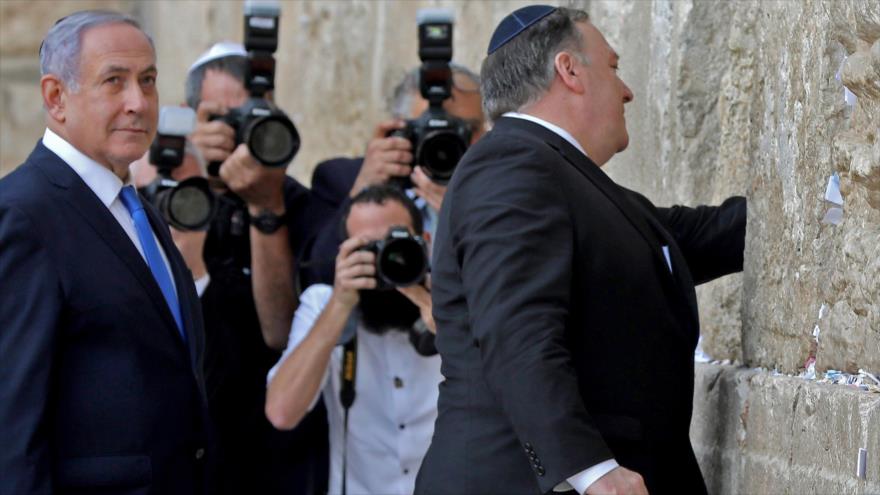  El secretario de Estado de EE.UU., Mike Pompeo (dcha.), y el premier israelí, Benjamín Netanyahu, Al-Quds, 21 de marzo de 2019. (Foto: AFP)