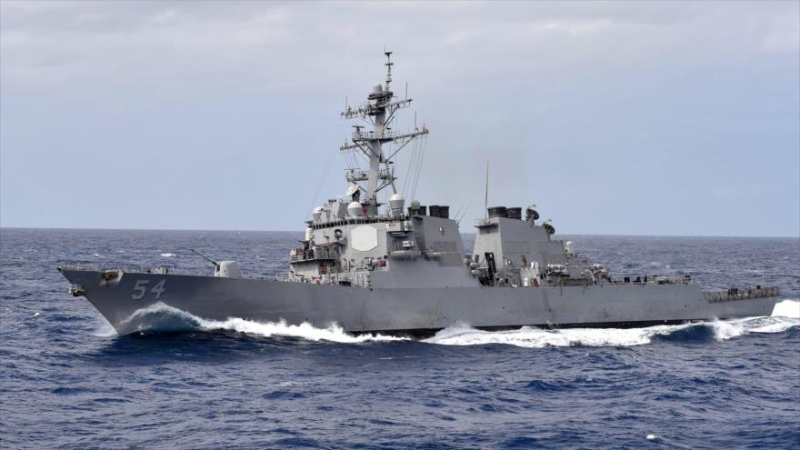 El buque estadounidense USS Curtis Wilbur navega en la región del Indo-Pacífico.