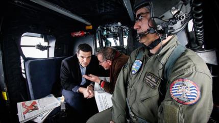 Tsipras denuncia acoso de cazas turcos a su helicóptero en el Egeo