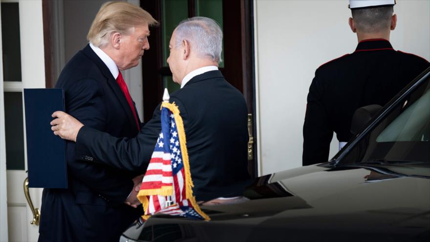 Presidente de EE.UU., Donald Trump (izda.), se despide del primer ministro israelí, Benjamín Netanyahu, Washington, 25 de marzo de 2019. (Foto: AFP)