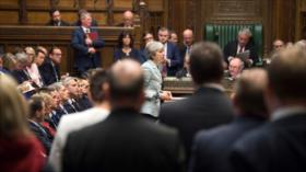 Parlamento aprueba enmienda y quita a May control del Brexit