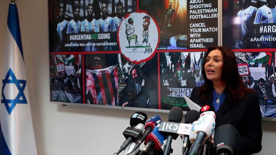 La ministra israelí de cultura y deporte, Miri Regev, en una conferencia de prensa, en Tel Aviv, 6 de junio de 2018. (Foto: AFP)