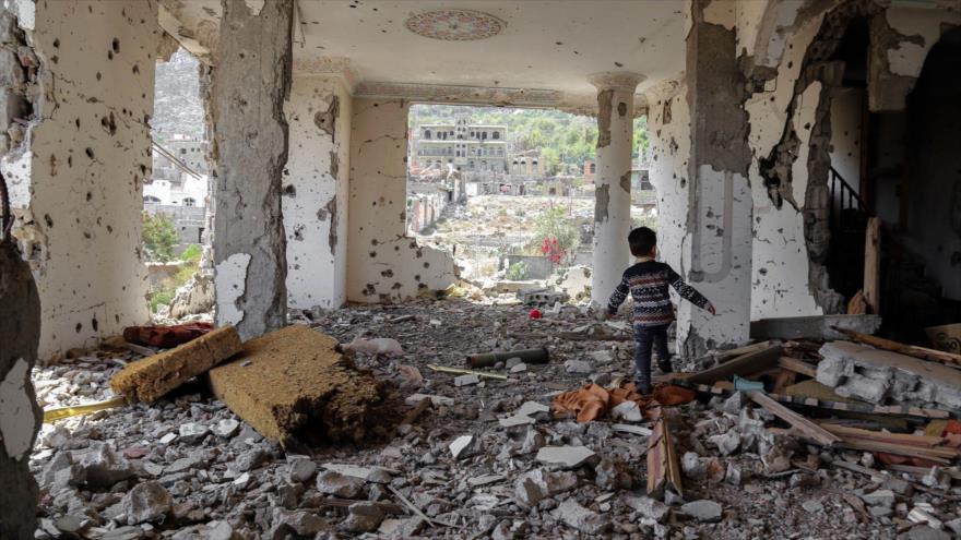 Un casa devastada por ataques saudíes en Yemen, 18 de marzo de 2018. (Foto: AFP)