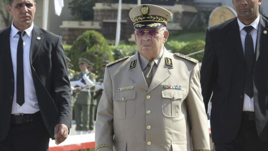 El Jefe de Estado Mayor de las Fuerzas Armadas de Argelia, el general Ahmed Gaid Salah.
