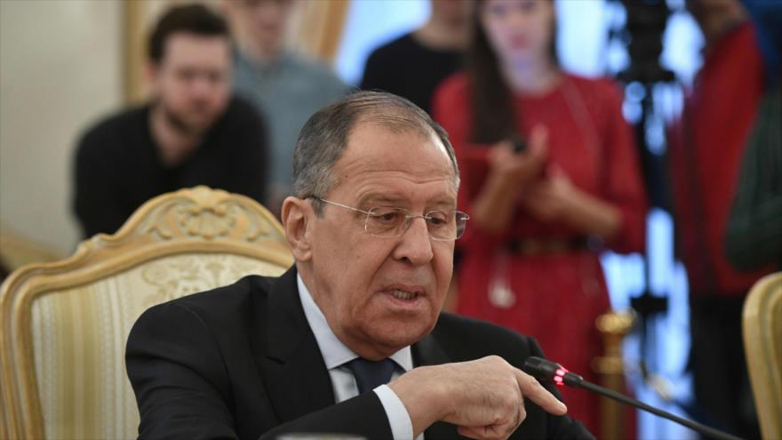 El ministro de Exteriores de Rusia, Serguéi Lavrov, en una reunión con el enviado de Algeria en Moscú, 19 de marzo de 2019. (Foto: AFP)