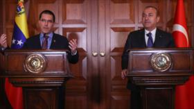 Turquía promete seguir apoyando al Gobierno legítimo de Maduro