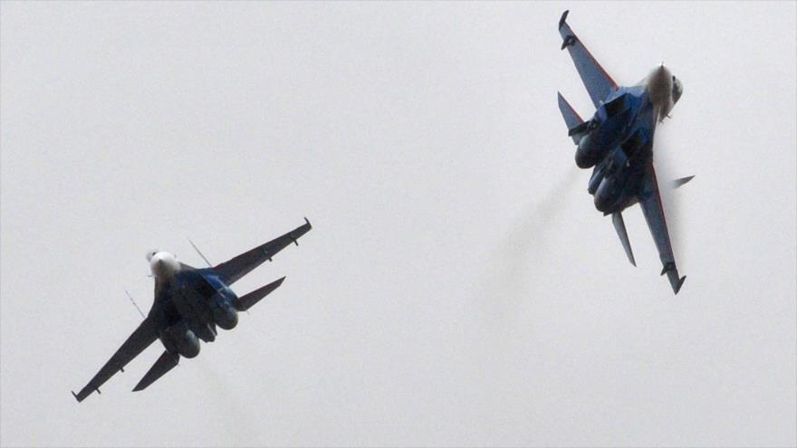 Cazas rusos Su-27 durante ejercicios militares.
